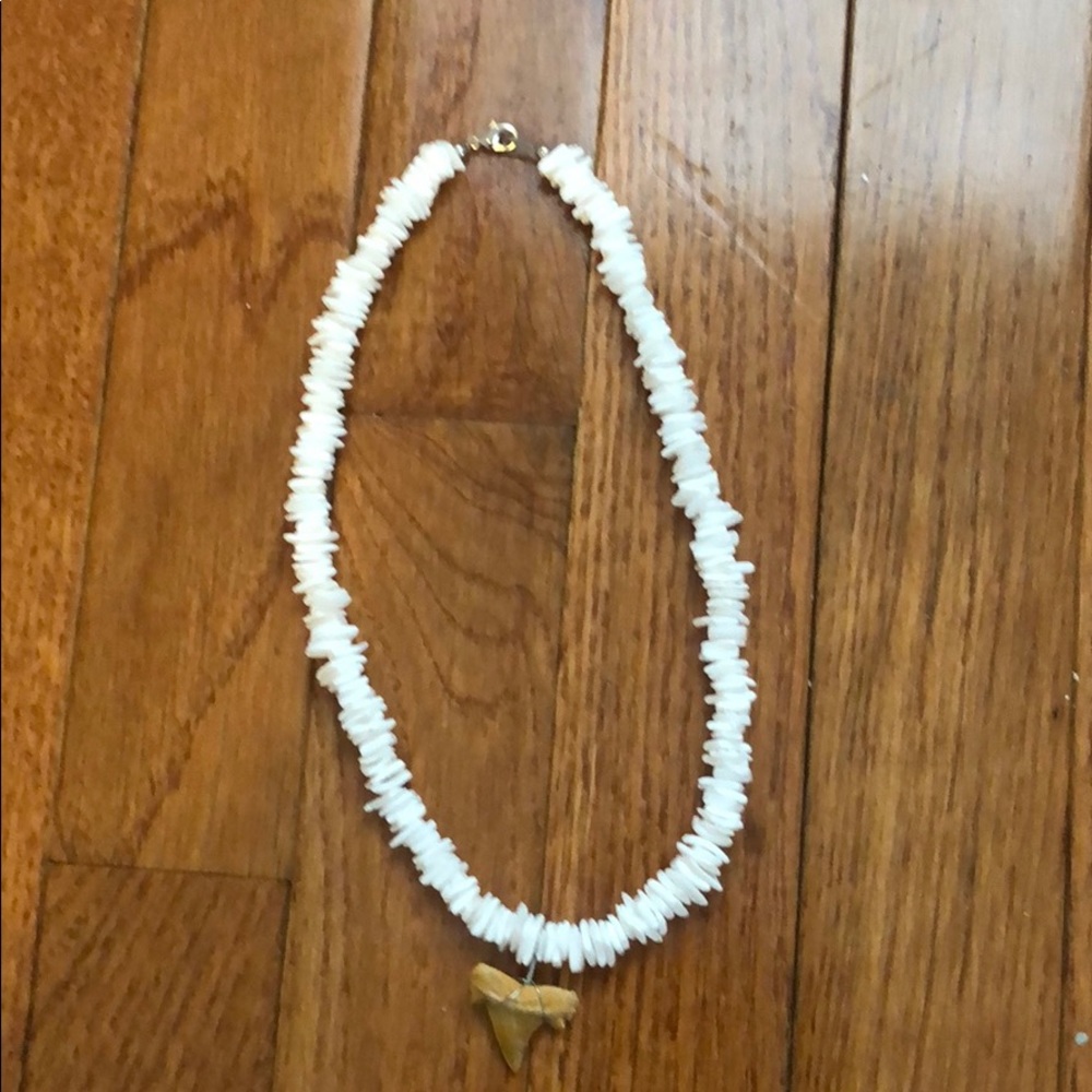 Shell necklace - Picture 2 of 2